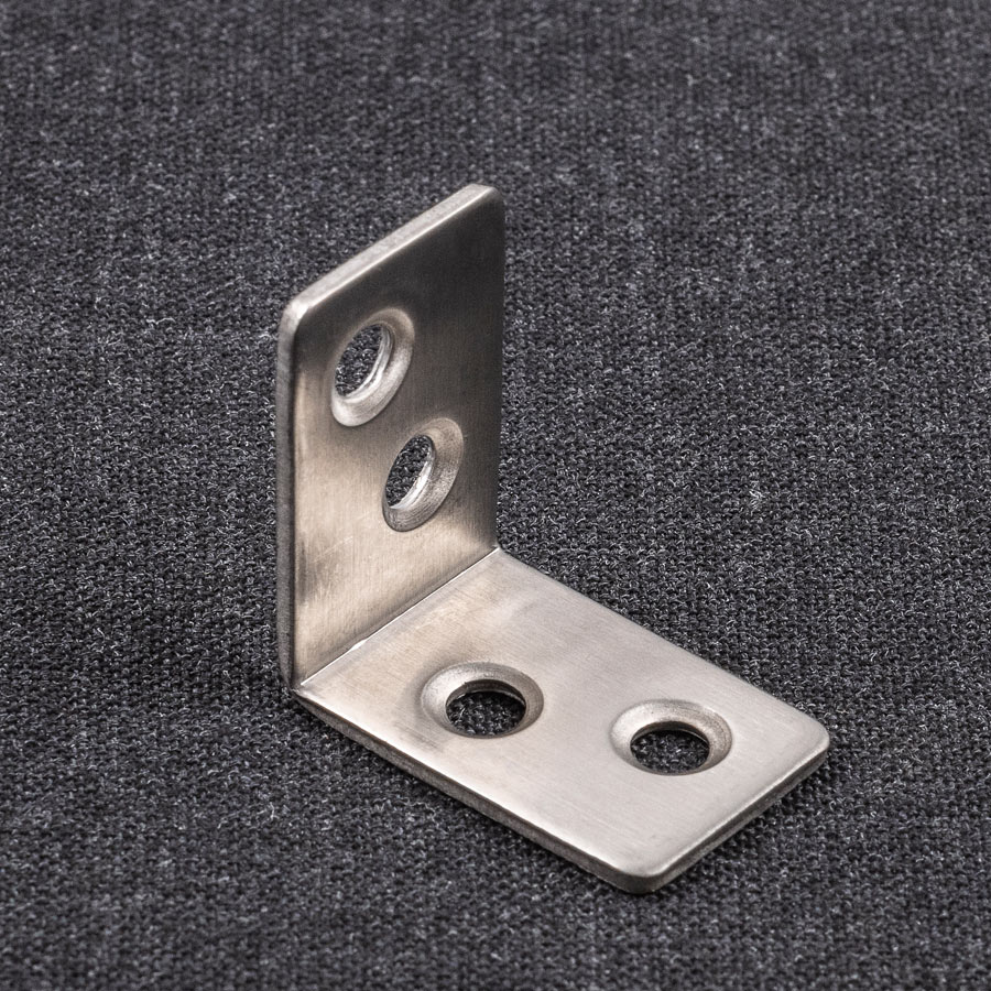 Steel Corner Bracket 32 x 32mm in Kenya